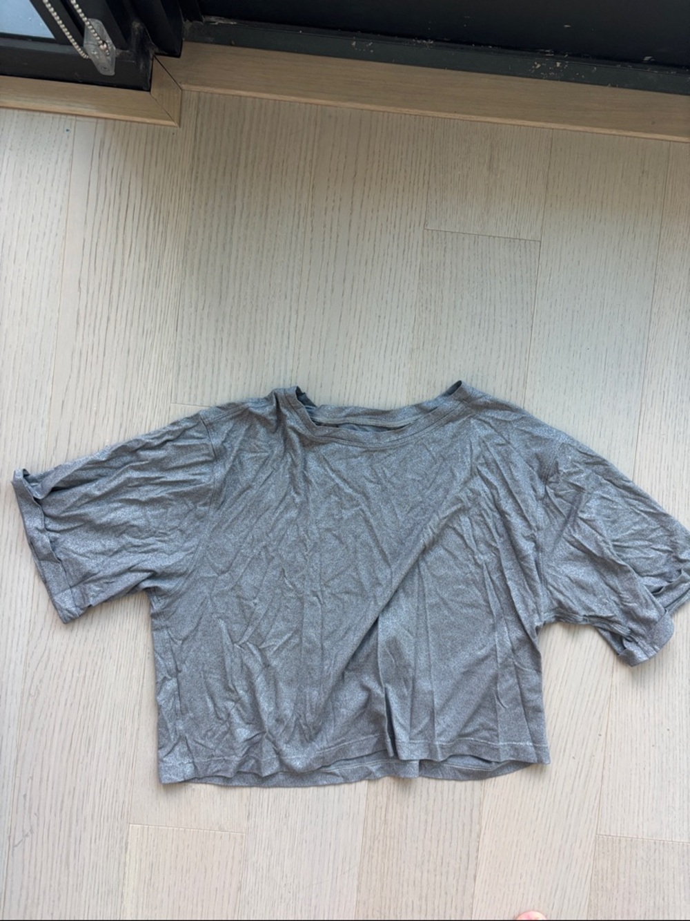 Lululemon cropped tee 4